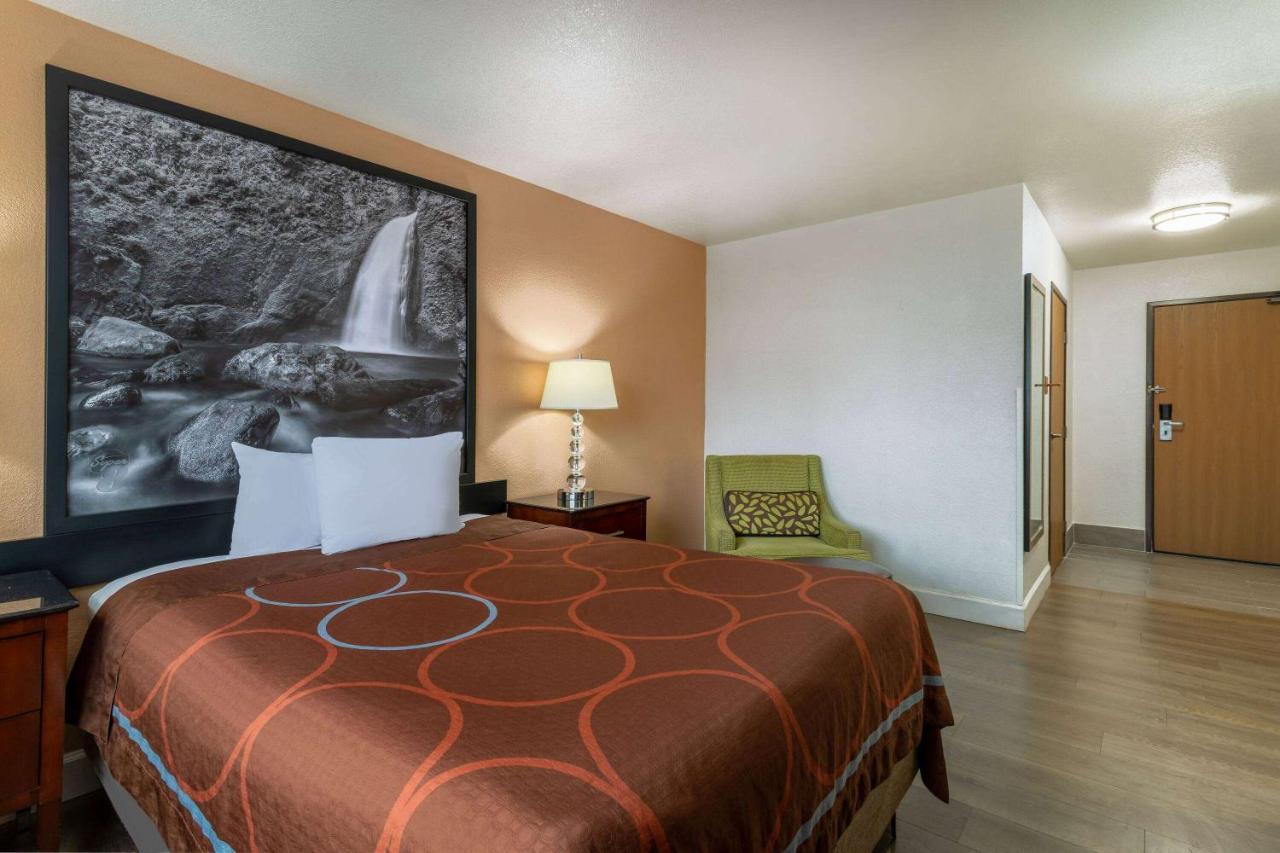 Super 8 By Wyndham The Dalles Or Exteriér fotografie