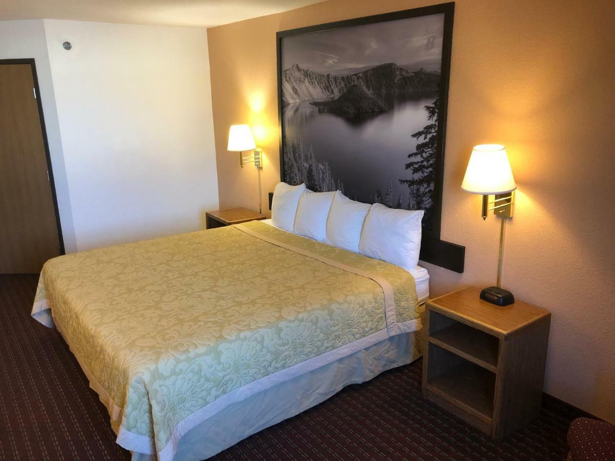 Super 8 By Wyndham The Dalles Or Exteriér fotografie