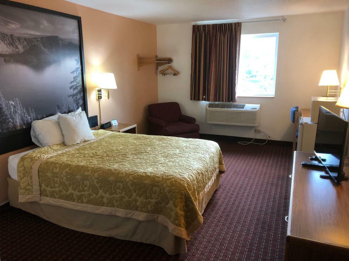 Super 8 By Wyndham The Dalles Or Exteriér fotografie