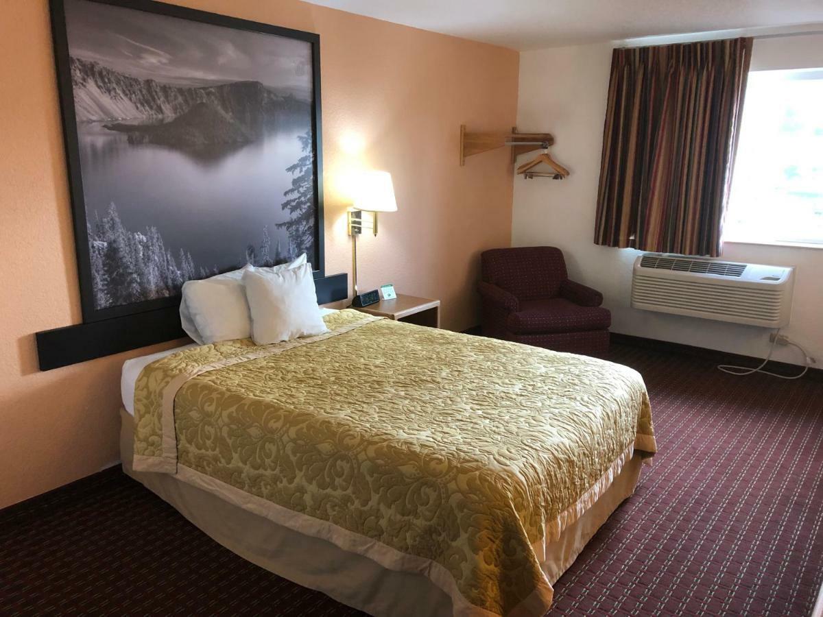 Super 8 By Wyndham The Dalles Or Exteriér fotografie